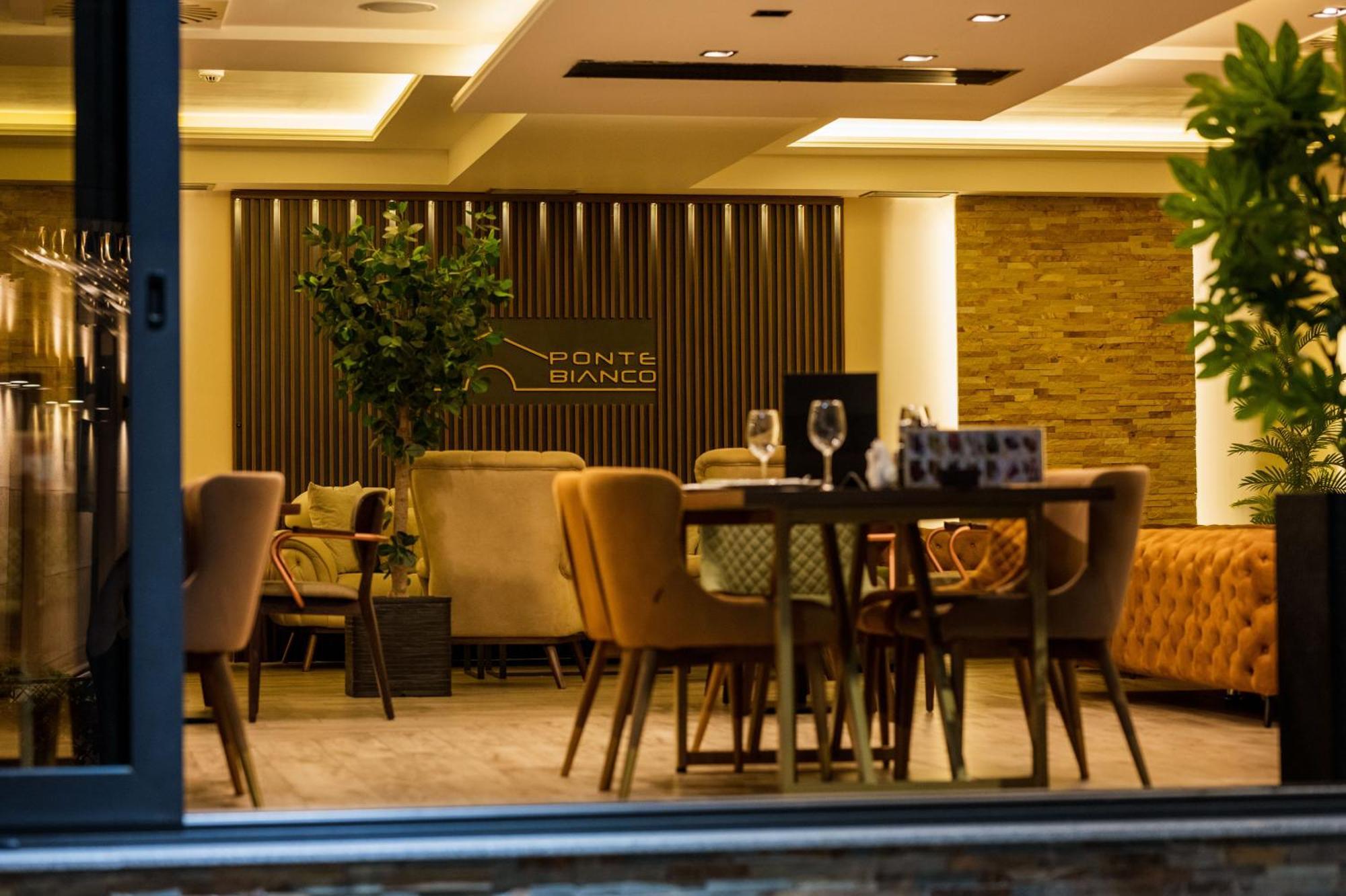 Hotel & Restaurant Ponte Bianco รานเย ภายนอก รูปภาพ