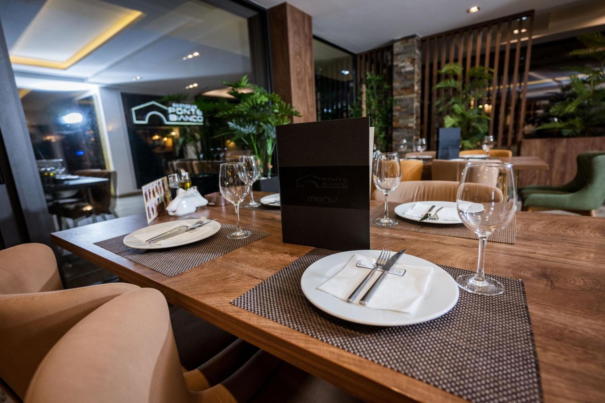 Hotel & Restaurant Ponte Bianco รานเย ภายนอก รูปภาพ